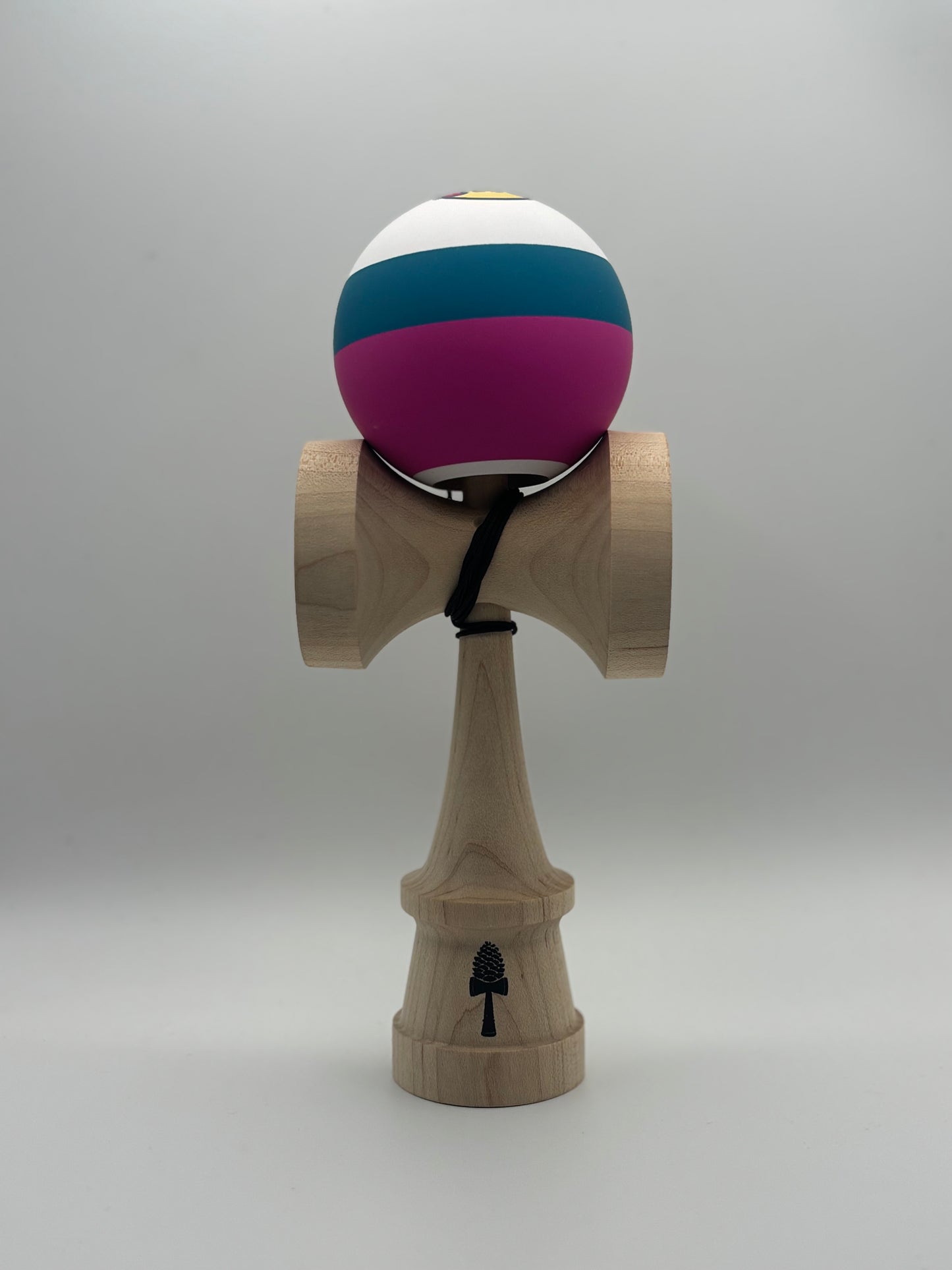ZEPHYR ICE KENDAMA